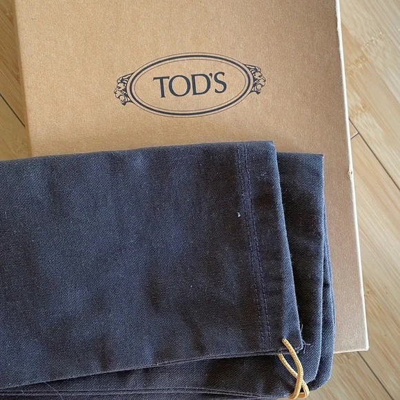 Tod’s Brick Red Driving Loafers, 9 - Picture 7 of 7